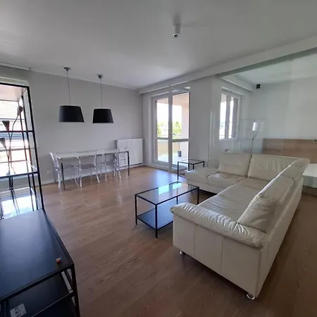 White Glove Wojska Polskiego- Szpital Mswia